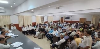 एसडीएम सदर के सख्त निर्देश: लेखपाल समय पर दें जनता को सेवाओं का लाभ।