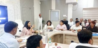पीसीएस प्रारंभिक परीक्षा 2025: डीएम हर्षिता माथुर की अध्यक्षता में शांतिपूर्ण आयोजन हेतु बैठक