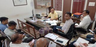 तहसील अधिकारियों की बैठक: एसडीएम सदर ने कल्याणकारी योजनाओं की समीक्षा की