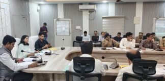 सड़क सुरक्षा व नशा मुक्ति पर डीएम-एसपी की सख्ती, अवैध कट बंद, एंबुलेंस पेट्रोलिंग मजबूत करने के निर्देश