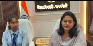 मिशन शक्ति 5.0 में मेधावी छात्रा रिया बनी एक दिन की डीएम