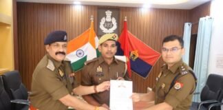 साइबर हीरो: 10 लाख लौटाकर सम्मानित।