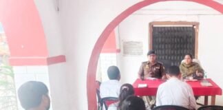 थाना समाधान दिवस पर डीएम एसपी ने सुनी फरियादें, भूमि विवादों के लिए गठित कीं संयुक्त टीमें