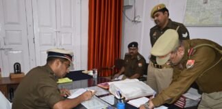 डीआईजी ने हरैया सीओ पेशी का औचक निरीक्षण किया