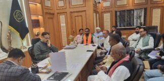 डीएम आलोक कुमार ने राजनीतिक दलों के साथ की SIR कार्य की समीक्षा बैठक