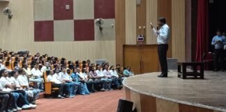 एसआईआर प्रशिक्षण: डीएम की सख्त हिदायत, निष्पक्ष चुनाव की तैयारी तेज।