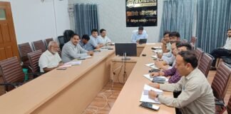 मतदाता सूची पुनरीक्षण में तेजी लाएं: मुख्य निर्वाचन अधिकारी गोरखपुर में डीएम दीपक मीणा को समयबद्ध और पारदर्शी कार्य के निर्देश