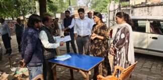 प्रत्येक मतदाता तक गणना प्रपत्र समयबद्ध पहुंचे: डीएम