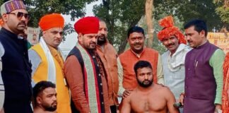 द्वाबा महोत्सव में बृजभूषण शरण सिंह ने कुश्ती दंगल का शुभारंभ किया