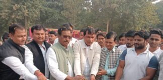 छितही प्रीमियर लीग-6 का भव्य शुभारंभ: पूर्व ब्लॉक प्रमुख राकेश चतुर्वेदी ने दिया 1 लाख का प्रोत्साहन