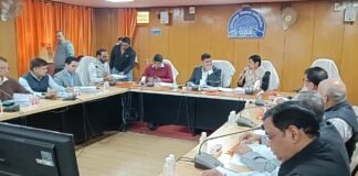गोरखपुर: जीडीए बोर्ड में मंडलायुक्त भड़के – “एक दिन की देरी भी बर्दाश्त नहीं”, ठेकेदारों को लगा अल्टीमेटम