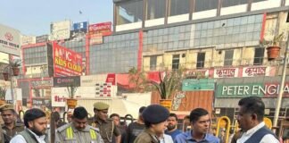 गोलघर के बेबी लैंड शोरूम में भीषण आग, चार फायर गाड़ियों ने पाया काबू;एसएसपी राज करन नय्यर मौके पर