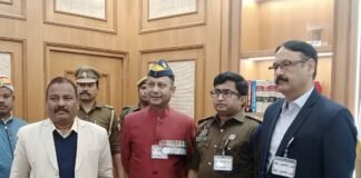 सशस्त्र सेना झंडा दिवस पर भूतपूर्व सैनिकों ने एकत्र किया सहयोग, स्मारिका का विमोचन