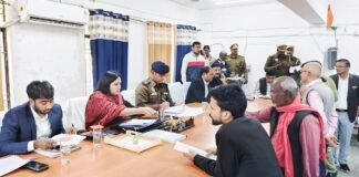 भानपुर तहसील समाधान दिवसः डीएम ने दिए सख्त निर्देश, 55 शिकायतें आईं, 3 का मौके पर निस्तारण