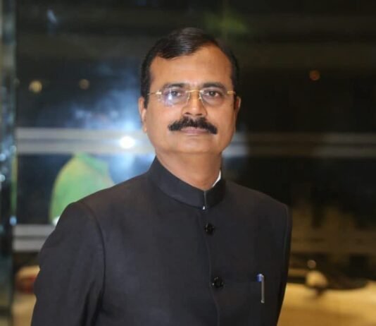 नवागत सीडीओ राजेश कुमार सिंह ने देवरिया में संभाला कार्यभार, विकास योजनाओं पर गुणवत्ता व पारदर्शिता पर जोर