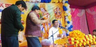 गायत्रीपुरम में श्रीमद् भागवत कथा एवं रुक्मणी विवाह महोत्सव का भव्य समापन, सहकारी बैंक चेयरमैन राजेश मिश्रा ने उतारी ठाकुरजी की आरती