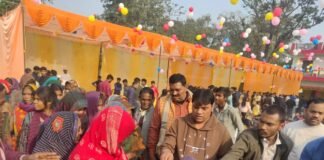 भिटहा का चतुर्वेदी विला बना पुण्यधाम: भागवत कथा का भव्य समापन, गरीबों में बंटे सैकड़ों कंबल-नगदी, विशाल भंडारे में उमड़ा जनसैलाब