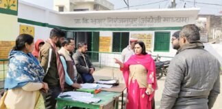 बस्ती में मतदाता सूची सत्यापन: जिला निर्वाचन अधिकारी ने किया बूथ निरीक्षण, अपील जारी