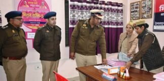 डीआईजी बस्ती ने थाना इटवा का किया औचक निरीक्षण, चौकीदारों को वितरित किए कंबल