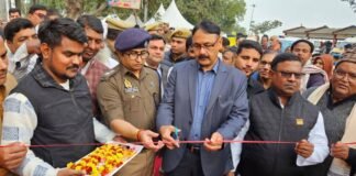 कबीर मगहर महोत्सव-2026 का भव्य शुभारंभ डीएम ने संत कबीर दास जी के जीवन दर्शन से प्रेरणा लेने हेतु लोगों को किया जागरूक, जनप्रतिनिधि एवं प्रशासन के सहयोग से महोत्सव पर सभी को दी बधाई