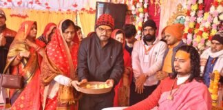 भागवत कथा के प्रथम दिन उमड़ा जनसैलाब, आचार्य देवव्रत जी महाराज ने बताया भक्ति का महत्व और मोक्ष का सरल मार्ग