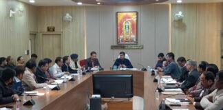 मंडलायुक्त ने निर्माण कार्यों की धीमी प्रगति पर जताई नाराजगी, समयबद्ध व गुणवत्तापूर्ण कार्य के दिए सख्त निर्देश