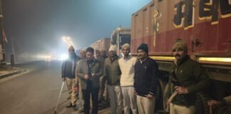 अवैध खनन पर डीएम का कड़ा एक्शन: तीन थाना क्षेत्रों में छापा, 10 वाहन सीज, करीब 5 लाख का जुर्माना वसूला