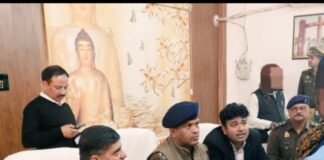 मंडलायुक्त व डीआईजी ने चौरी चौरा में सुनी जनता की फरियादें, सम्पूर्ण समाधान दिवस में त्वरित निस्तारण पर जोर