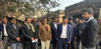 डीएम दीपक मीणा ने तहसील कैंपियरगंज का किया औचक निरीक्षण, सख्त निर्देश जारी