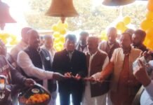 तामेश्वरनाथ मेले का भव्य शुभारंभ: डॉ. उदय प्रताप चतुर्वेदी ने काटा फीता, दी ₹31 हजार की सहयोग राशि