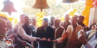 तामेश्वरनाथ मेले का भव्य शुभारंभ: डॉ. उदय प्रताप चतुर्वेदी ने काटा फीता, दी ₹31 हजार की सहयोग राशि