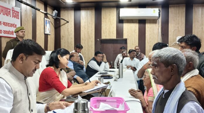 डीएम हर्षिता माथुर ने तहसील महराजगंज में सम्पूर्ण समाधान दिवस में सुनी 56 फरियादें: 05 का तत्काल निस्तारण, शेष एक सप्ताह में समयबद्ध समाधान के सख्त निर्देश