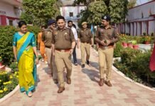 डीएम हर्षिता माथुर और एसपी रवि कुमार ने जिला कारागार का निरीक्षण किया: कैदियों की समस्याएं सुनीं, पाकशाला से लेकर चिकित्सा व्यवस्था पर दिए सख्त निर्देश