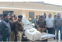 अंतर्राज्यीय अपराध गिरोह पर संतकबीरनगर पुलिस की बड़ी कार्रवाई चोरी की तीन चारपहिया गाड़ियां, 20 किलो 800 ग्राम अवैध गांजा और करीब 5 लाख रुपये नकद बरामद