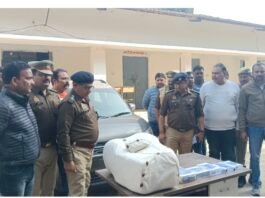 अंतर्राज्यीय अपराध गिरोह पर संतकबीरनगर पुलिस की बड़ी कार्रवाई चोरी की तीन चारपहिया गाड़ियां, 20 किलो 800 ग्राम अवैध गांजा और करीब 5 लाख रुपये नकद बरामद