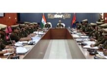 डीआईजी संजीव त्यागी ने सिद्धार्थनगर में अपराध समीक्षा गोष्ठी की: आगामी त्यौहारों की तैयारियां, लंबित विवेचना-गिरफ्तारी पर सख्त निर्देश, पीस कमेटी मीटिंग में भाईचारे की अपील