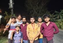 10 साल के लकी ने चुराया दिल, पानापार ने महादेवा बाजार को 30 रन पर समेटकर सुपर-8 में जगह बनाई