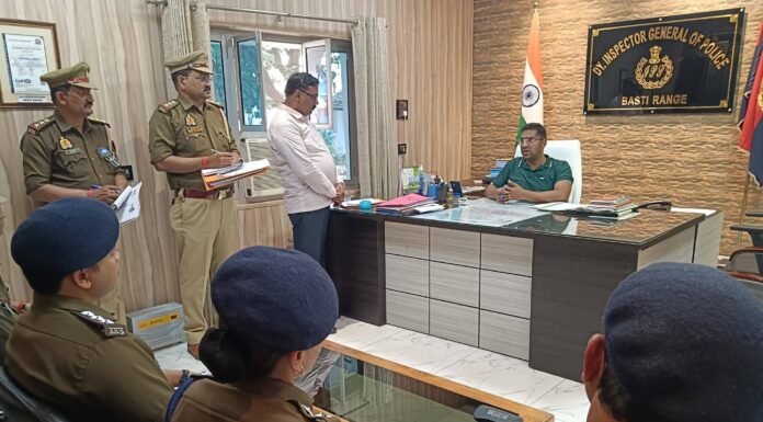 डीआईजी बस्ती ने परिवार परामर्श केंद्रों की समीक्षा की: विवादों को मानवीय दृष्टि से सुलझाने पर जोर