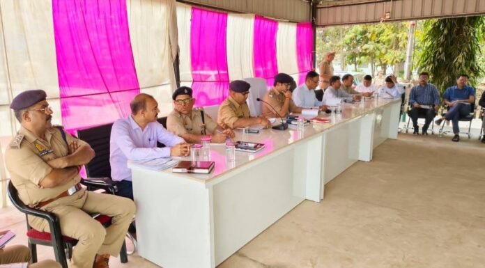 डीएम-एसपी ने UPSI परीक्षा-2026 की तैयारियों की समीक्षा की: पुलिसकर्मियों को दिए सख्त निर्देश