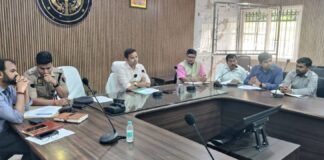 गैस सिलेंडरों में घटतौली-मुनाफाखोरी पर कड़ी कार्रवाई की चेतावनी डीएम शैलेश कुमार ने 40 गैस एजेंसियों के संचालकों को दिए सख्त निर्देश