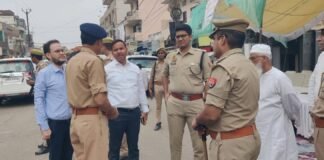 अलविदा जुमे को लेकर डीएम-एसपी सतर्क: अजीमुल्लाह चौराहा सहित संवेदनशील क्षेत्रों का निरीक्षण