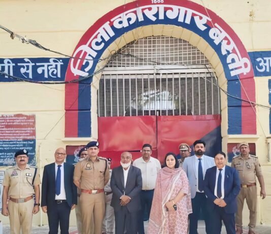 जिला जज, डीएम और एसपी ने किया जिला कारागार बस्ती का आकस्मिक निरीक्षण