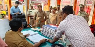 धनघटा का वार्षिक निरीक्षण: एसपी ने दिए सख्त निर्देश, महिला सुरक्षा में उत्कृष्ट कार्य पर दो महिला पुलिसकर्मी व एक उपनिरीक्षक सम्मानित।