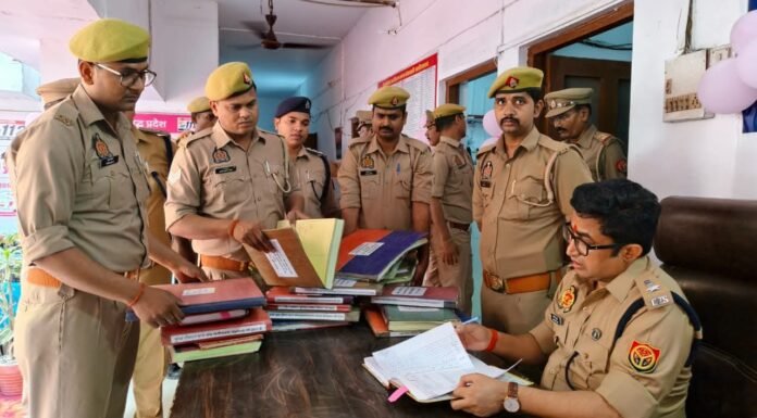 संतकबीरनगर पुलिस को मिला नया जोश : एसपी मीना ने थाना कोतवाली खलीलाबाद का किया वार्षिक निरीक्षण
