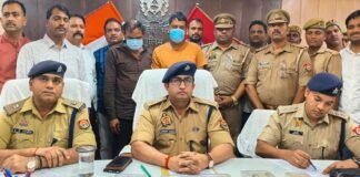 नकली सोने का लालच देकर 8 लाख ठगे, पुलिस ने दोनों ठगों को दबोचा; बरामदगी में नकली बिस्कुट, नगद राशि और होमगार्ड की वर्दी भी मिली