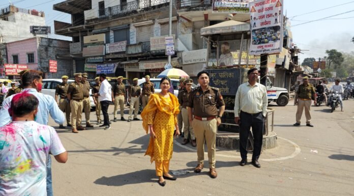 डीएम-एसपी ने होली पर विभिन्न स्थानों का निरीक्षण किया, सुरक्षा व्यवस्था परखी