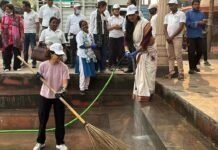 महिला दिवस पर सूरजकुंड पोखरा में विशाल स्वच्छता महाअभियान: नगर आयुक्त समेत 230 लोगों ने किया श्रमदान