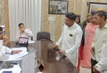 рддрд╣рд╕реАрд▓ рдкреНрд░рд╢рд╛рд╕рди рдХреА рдХрд╛рд░реНрдпрд╢реИрд▓реА рдкрд░ рд╕рд╡рд╛рд▓: рдЪреМрд░реАрдЪреМрд░рд╛-рдЦрдЬрдиреА рдПрд╕рдбреАрдПрдо рдкрд░ рдЖрджреЗрд╢ рди рдорд╛рдирдиреЗ рдХрд╛ рдЖрд░реЛрдк.