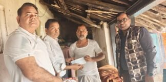 आईएमए गोरखपुर ने दिवंगत छात्र आकाश पांडे के परिवार को सौंपी 12 लाख रुपये की सहायता राशि