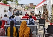 डीएम-एसपी ने थाना दिवस पर सुनी जनता की फरियादें शिकायतों का त्वरित व गुणवत्तापूर्ण निस्तारण के दिए सख्त निर्देश